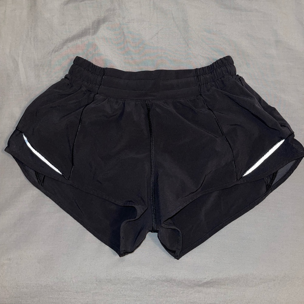 Lululemon Athletica Hotty-Hot 2.5” shorts!
